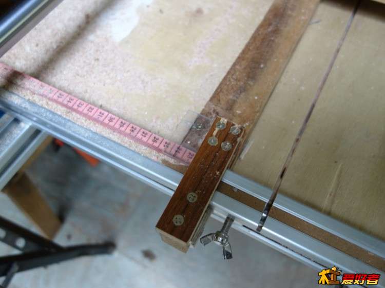 用直線光軸做的導軌鋸